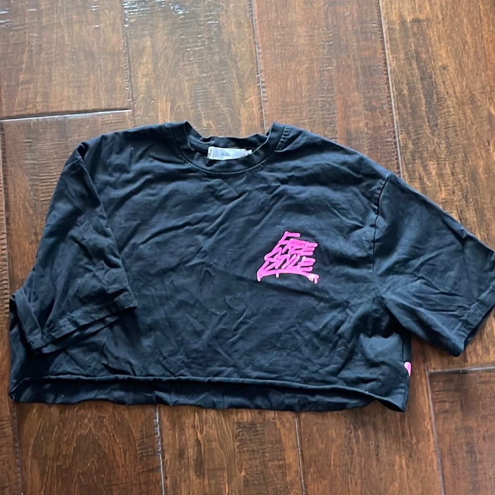 ADIKA CROP TOP SIZE MEDIUM